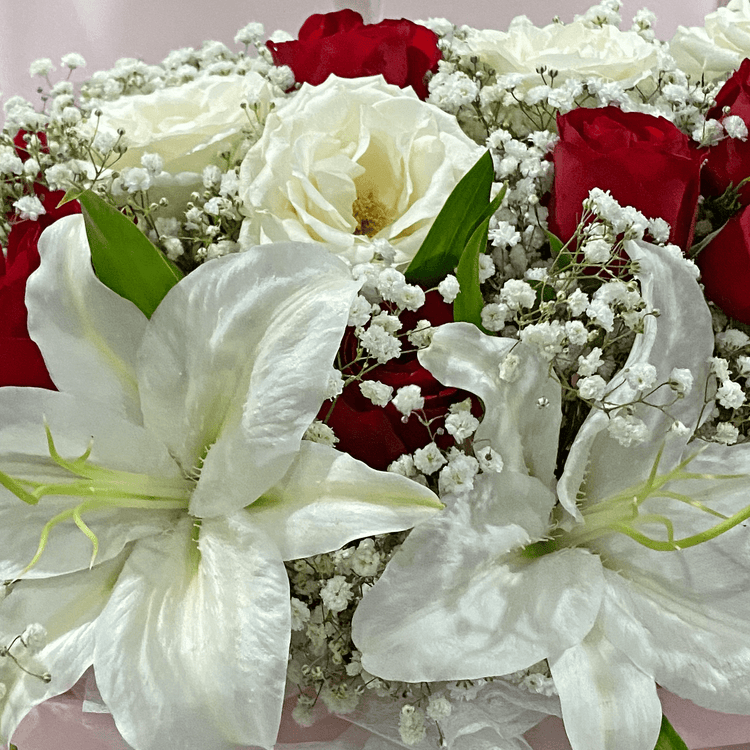 Love's Embrace - The Million Bloom® -