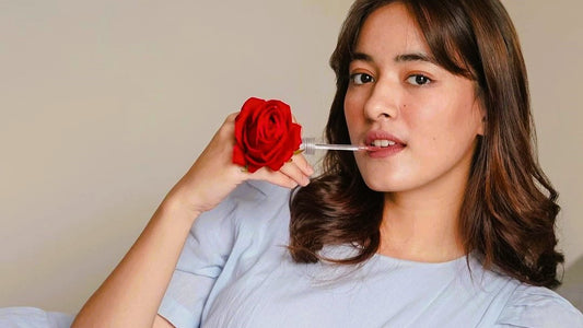 Ungkap Rahasia: 5 Sifat Wanita yang Menyukai Bunga Mawar