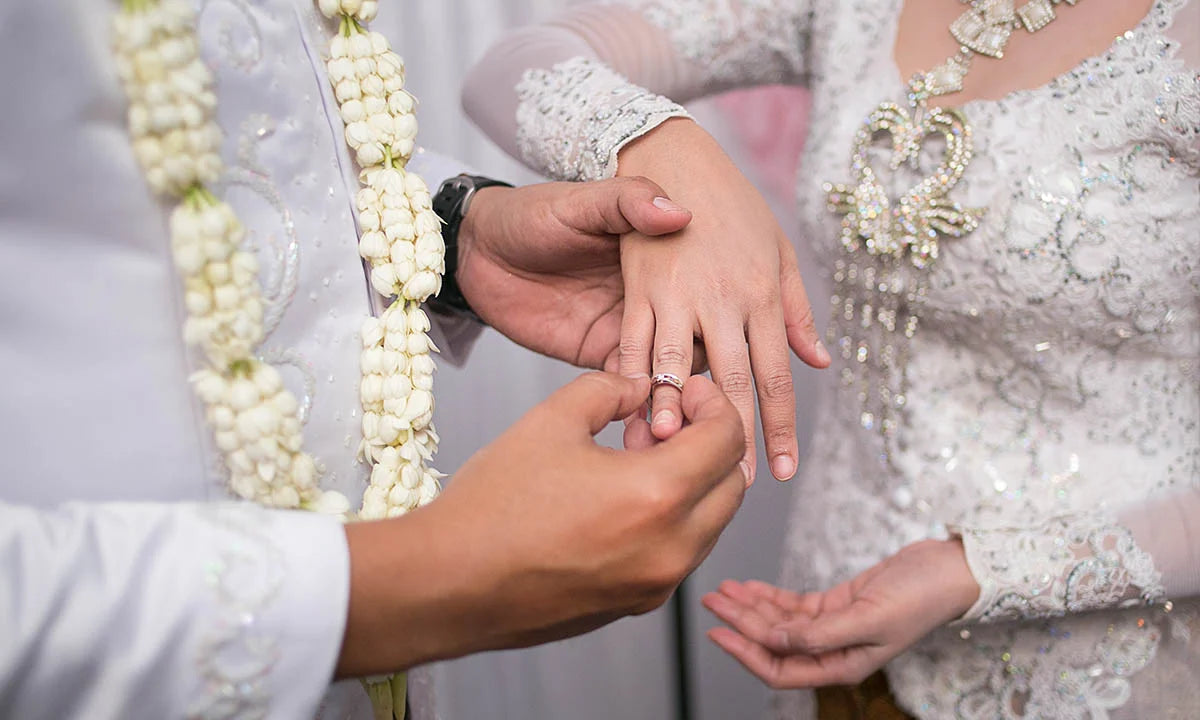 Dijamin Unik, 10 Tulisan Papan Bunga Pernikahan 2023