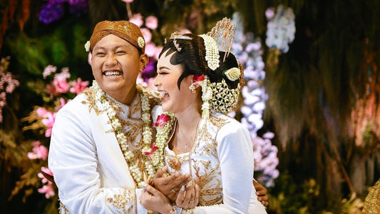 Aksi Lempar Bunga Pengantin Ala Denny Caknan dan Bella Jadi Fenomenal